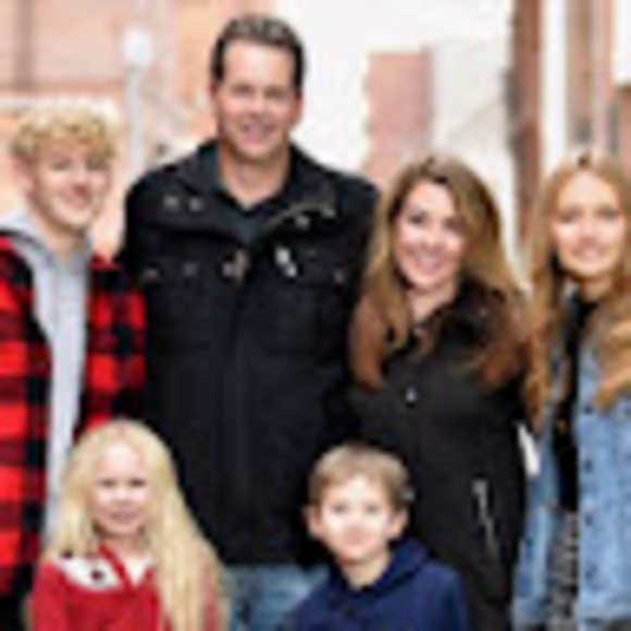 Meet your Posher, Mari - Picture 1 of 1